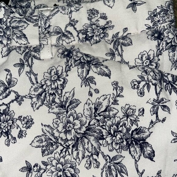 Mario Serrani Cropped Pants White Navy Floral Skinny Lightweight Womens Size 4 - Picture 10 of 10